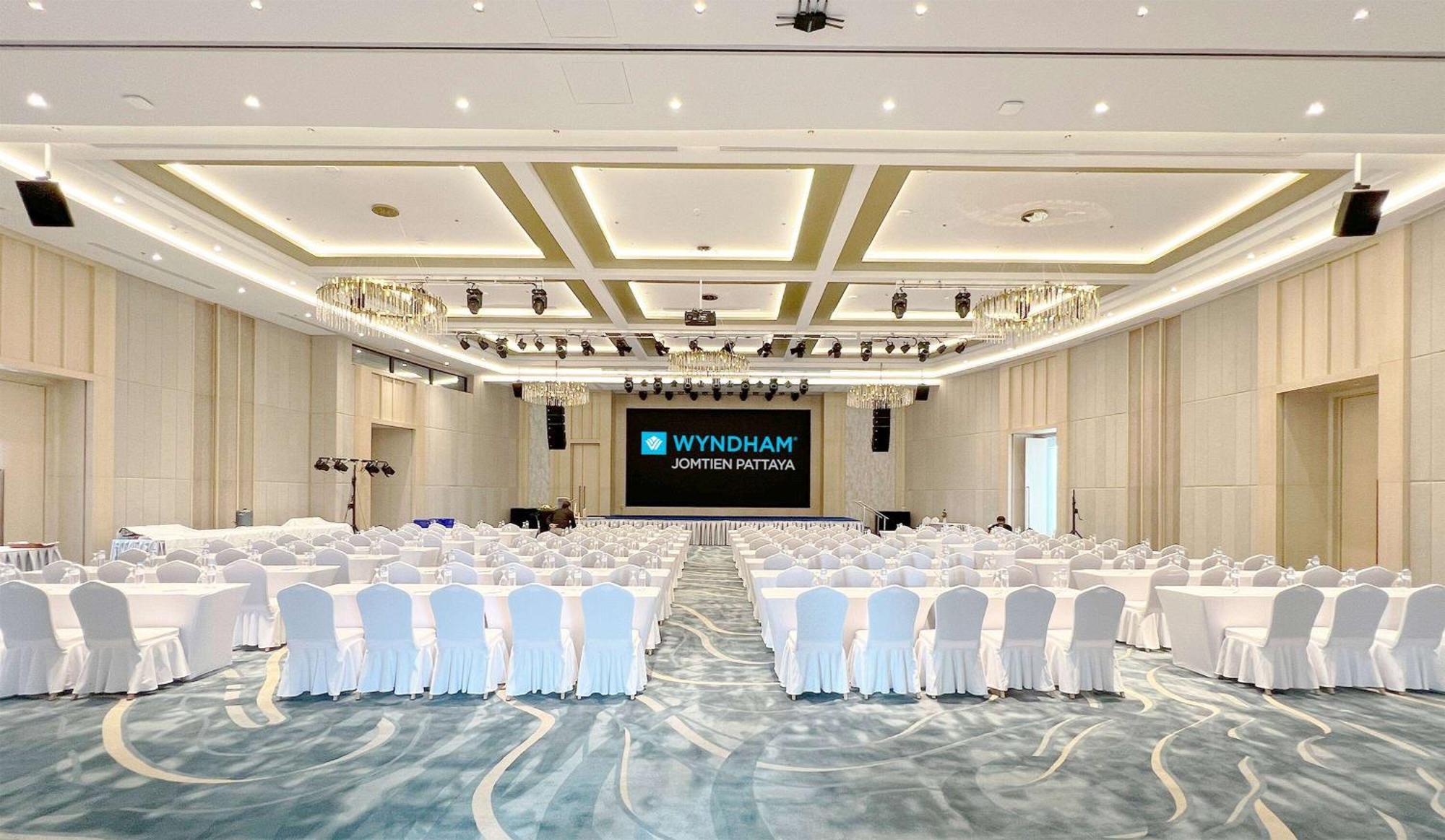 Готель Wyndham Jomtien Pattaya Наджомтьєн Екстер'єр фото