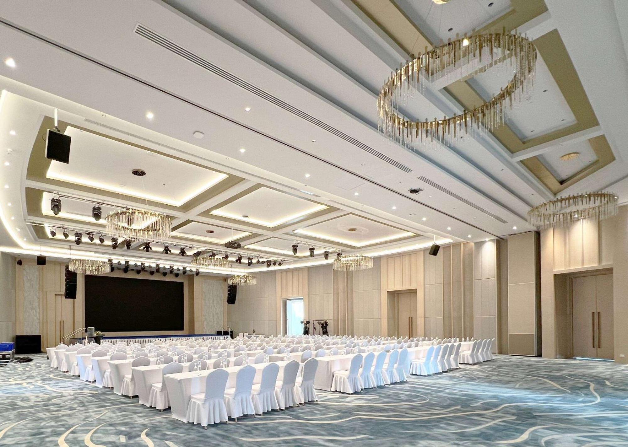 Готель Wyndham Jomtien Pattaya Наджомтьєн Екстер'єр фото