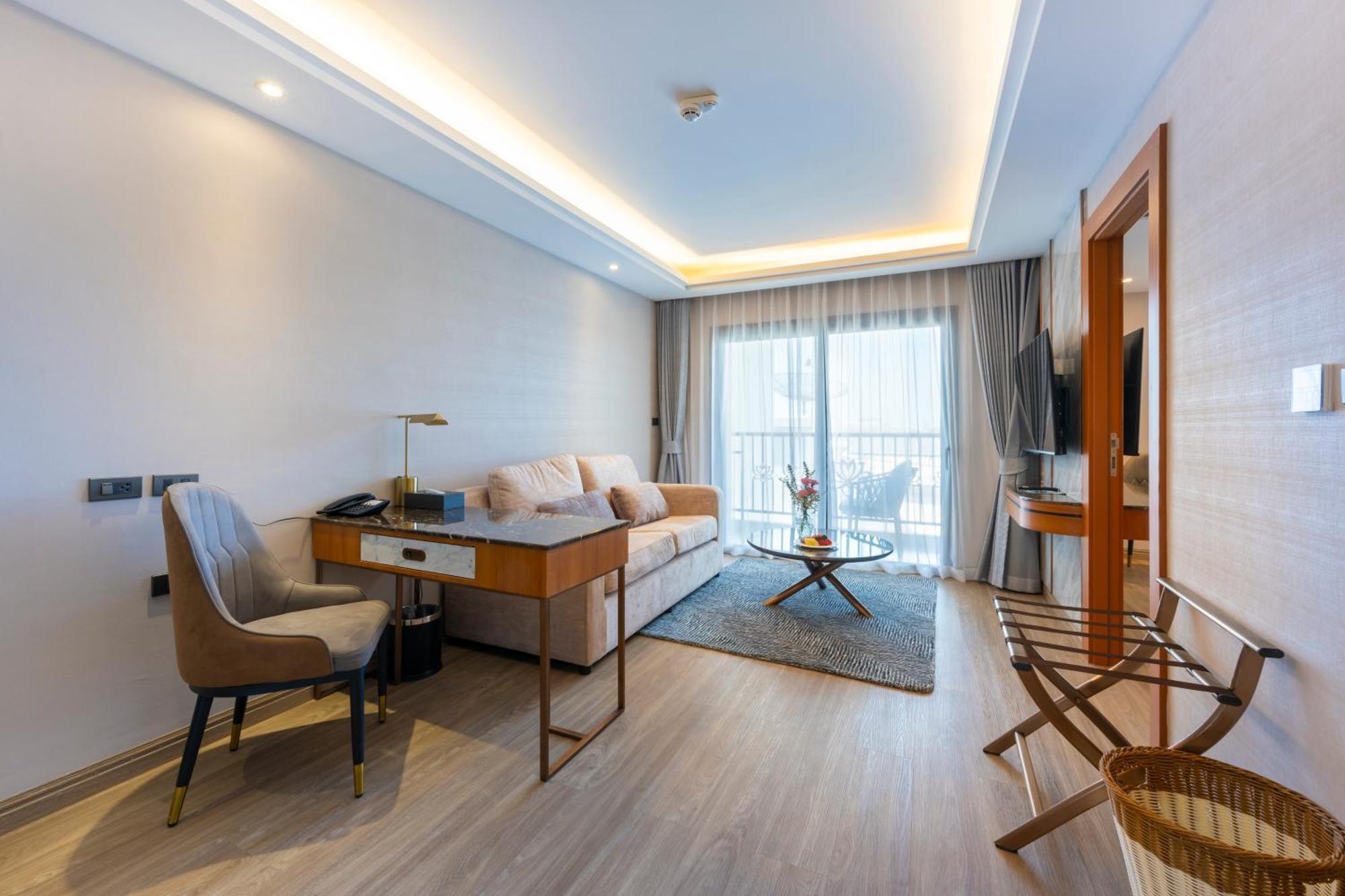 Готель Wyndham Jomtien Pattaya Наджомтьєн Екстер'єр фото