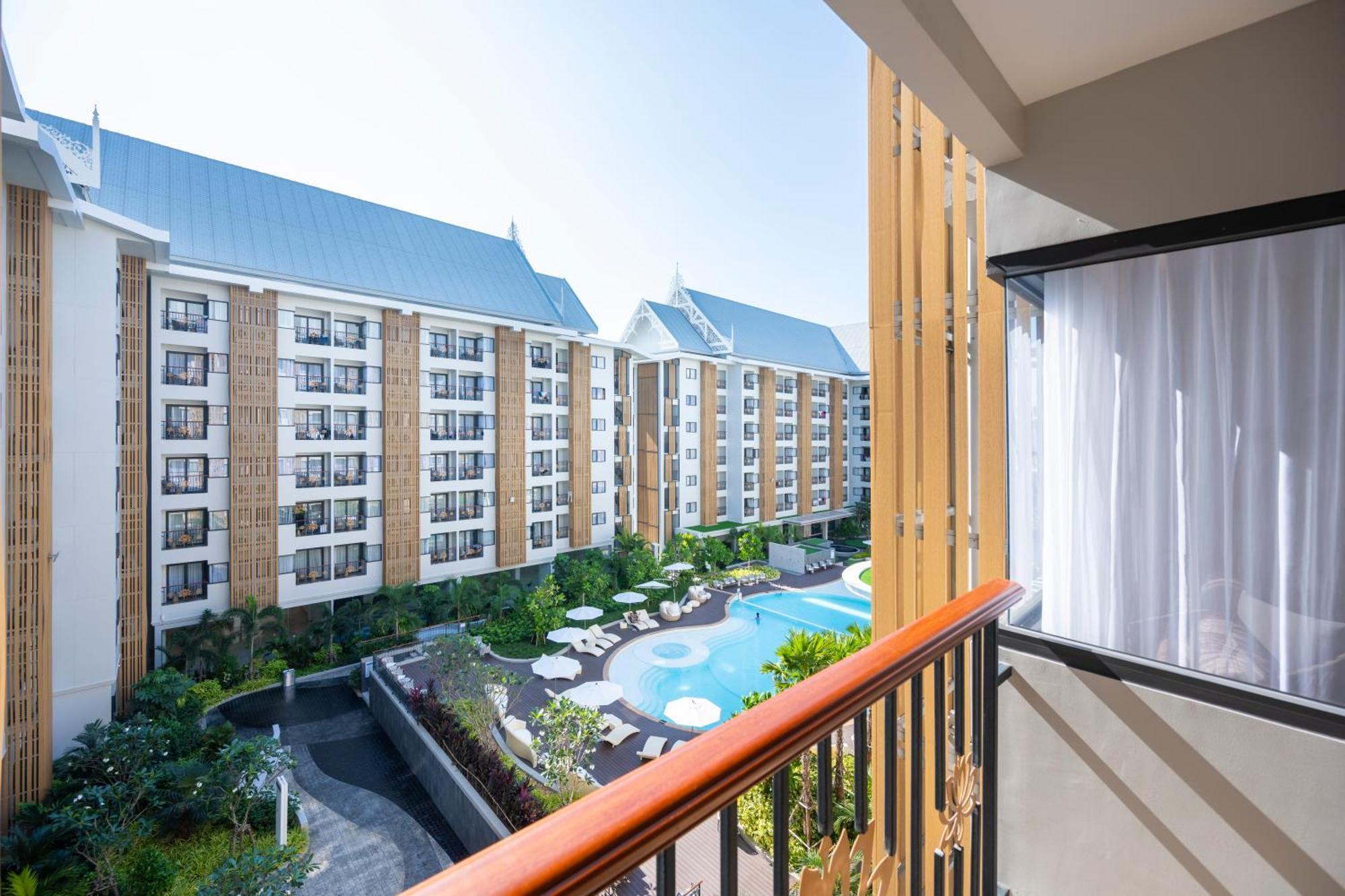 Готель Wyndham Jomtien Pattaya Наджомтьєн Екстер'єр фото