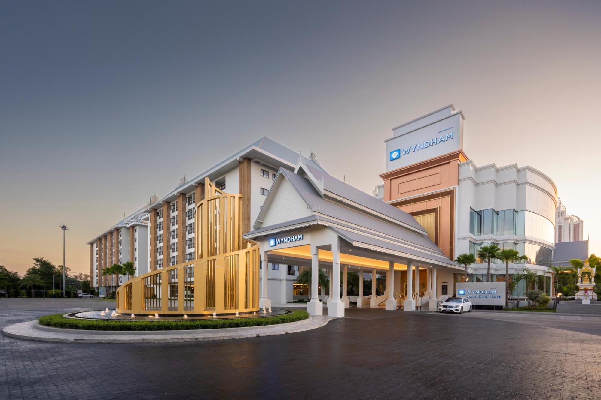 Готель Wyndham Jomtien Pattaya Наджомтьєн Екстер'єр фото