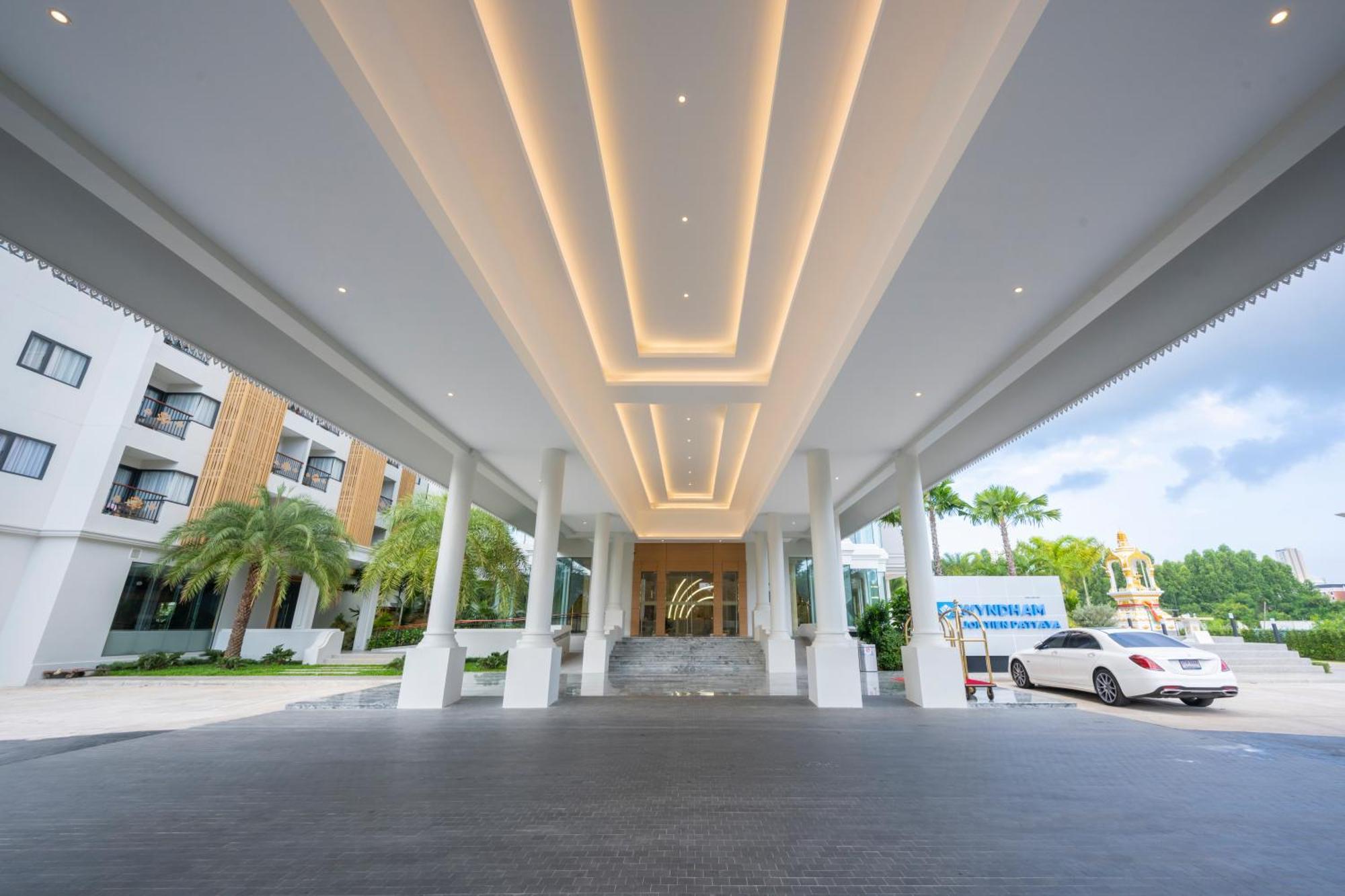 Готель Wyndham Jomtien Pattaya Наджомтьєн Екстер'єр фото